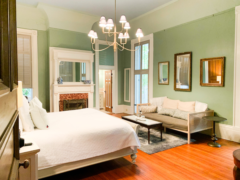 St. Charles Room at Sully Mansion